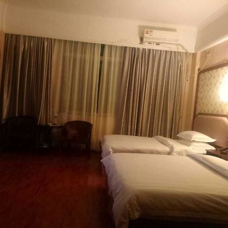 Boya Holiday Hotel กวางโจว ภายนอก รูปภาพ