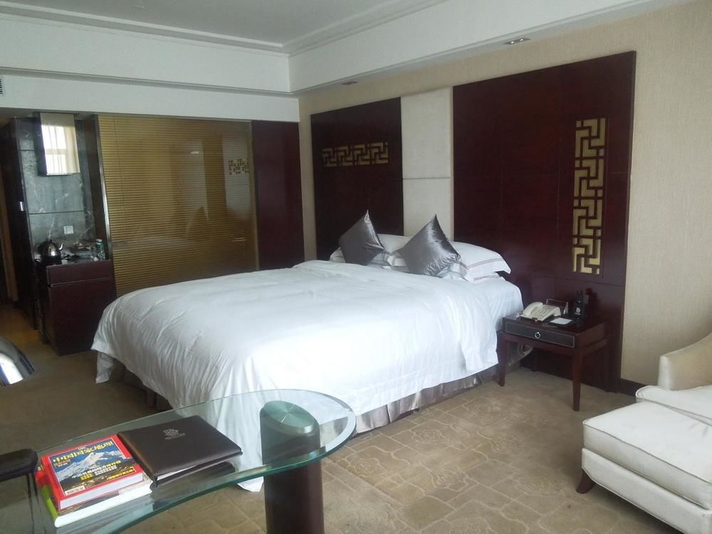 Boya Holiday Hotel กวางโจว ภายนอก รูปภาพ
